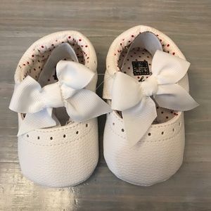 NEW Baby Girl White Bow Soft Sole Mary Jane’s